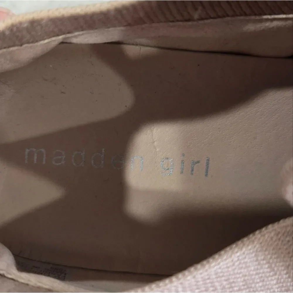 🐢 Madden Girl Brytney Textured Fabric Slip On Loafers. Size 10
